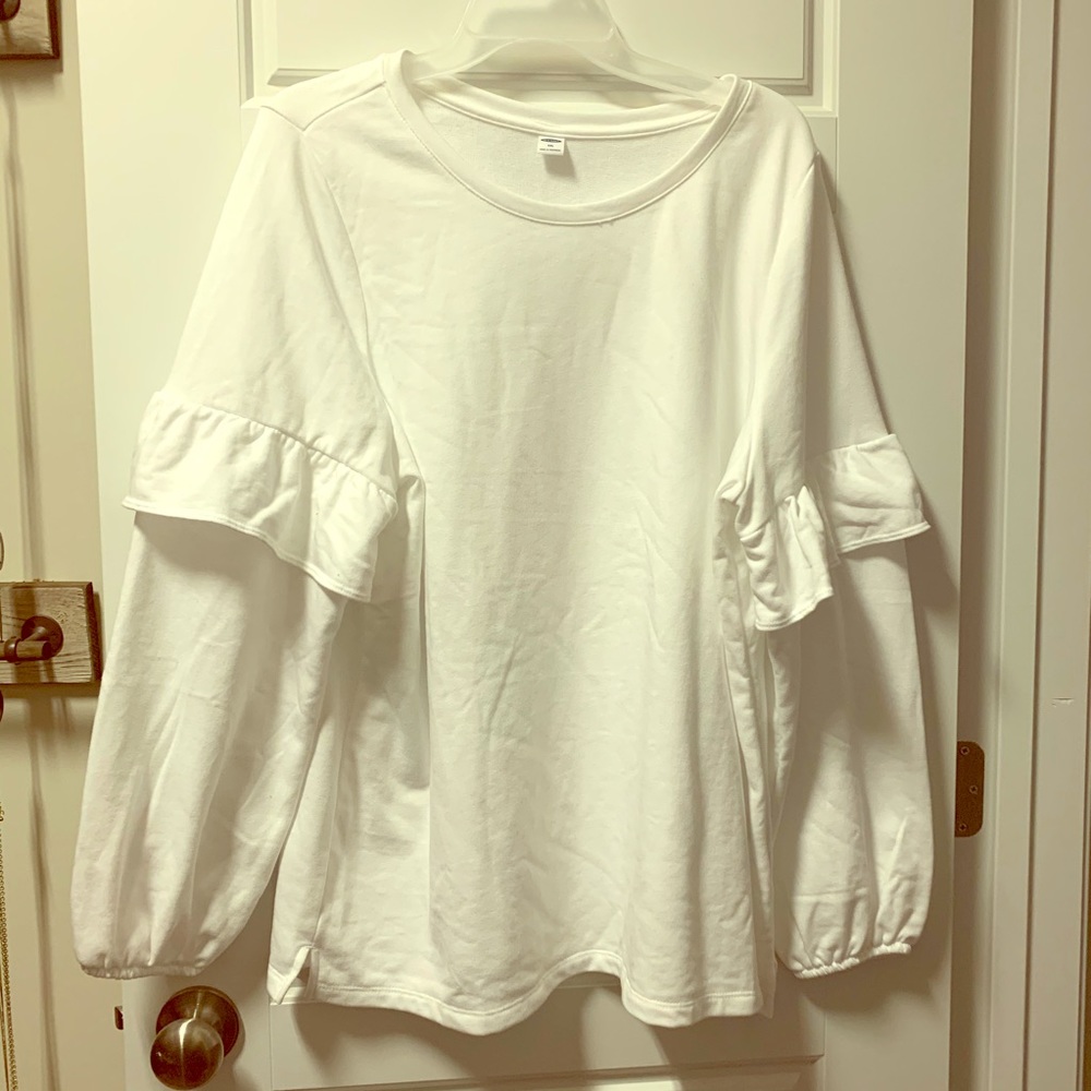 NWOT - White Ruffle Sleeve Pullover